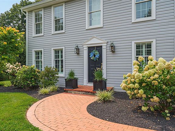 4th image of 2568 Millbrook Dr