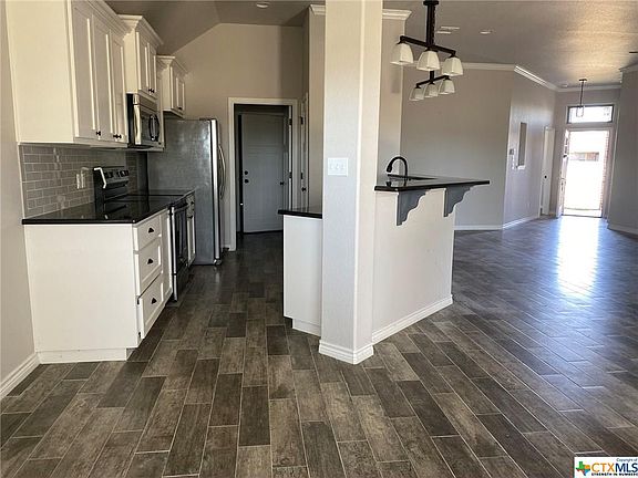 3rd image of 3415 Crystal Ann Dr