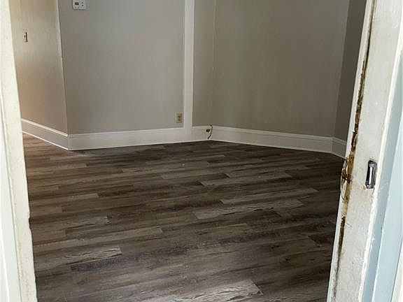 4th image of 1009 Crowell Ave