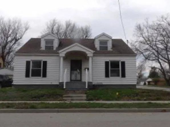 315 N Cherokee St, Taylorville, IL 62568