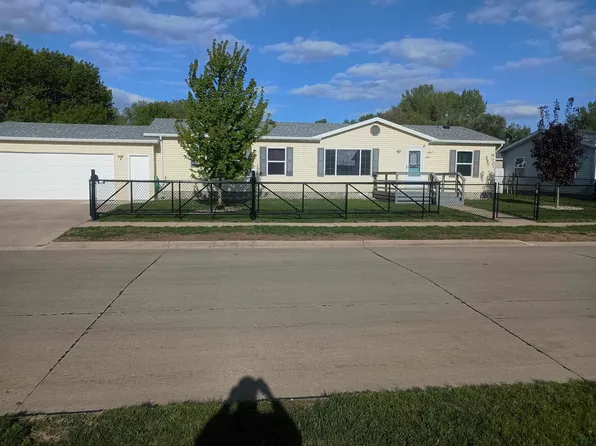 1920 Cavalier Way, Sioux City, IA 51109