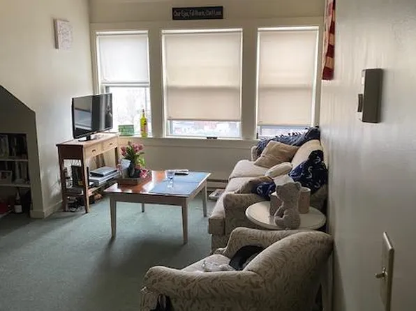 39 Pleasant St #5, Portsmouth, NH 03801