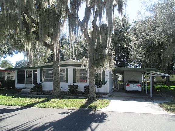 2nd image of 204 Jacaranda Dr
