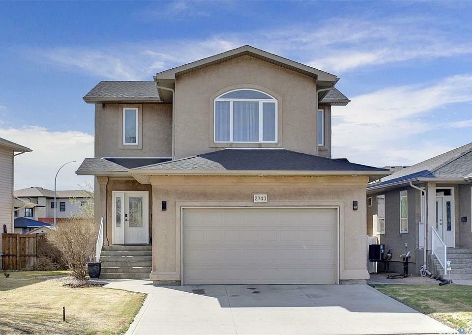 1st image of 2743 Sunninghill Cres