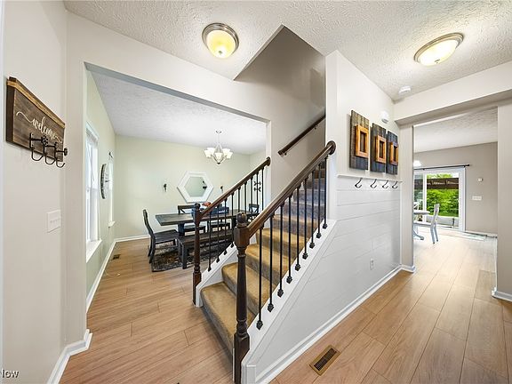 2nd image of 6539 Stoneyridge Dr