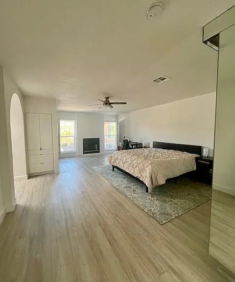 HUGE Master Bedroom with brand new King bed and memory foam mattress