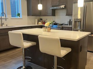 18016 12th Ave NE UNIT B, Seattle, WA 98155