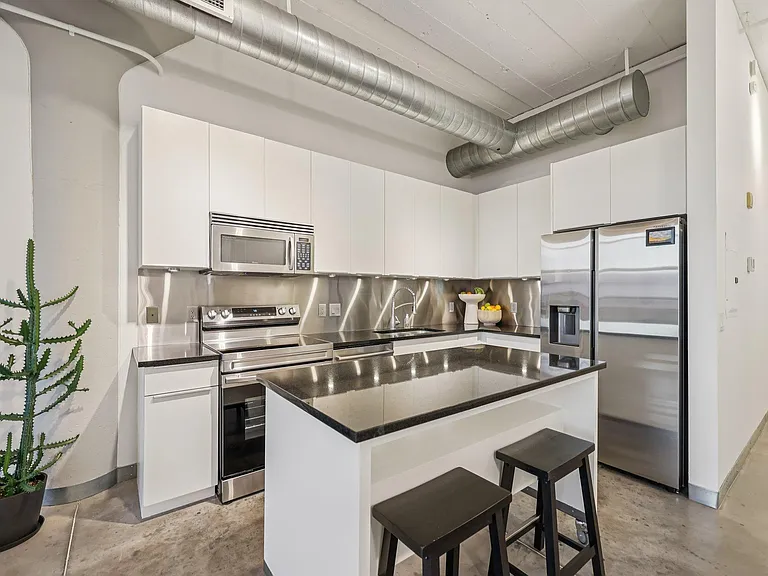 2929 Chicago Ave #1105 — Photo 9
