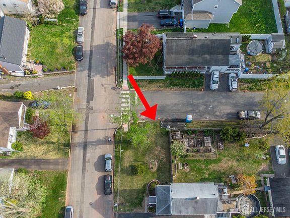 4th image of 360 Fairview Ave