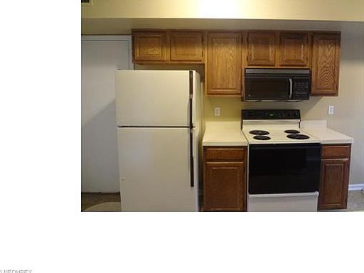 5th image of 5 Pond Dr #5