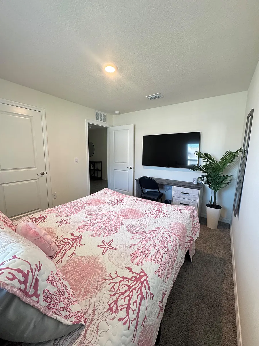 Pink Coastal bedding or feel free to remove and use your own style. - Apache Trl