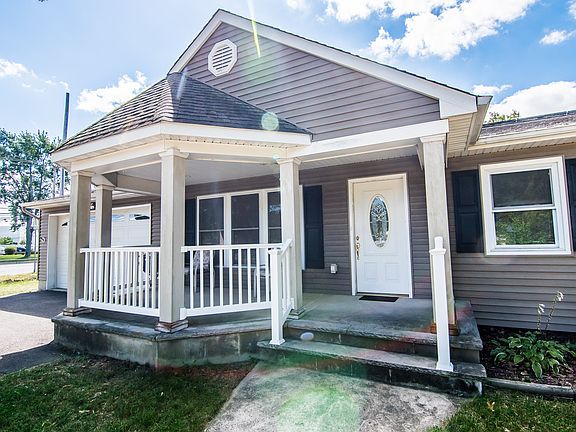 3rd image of 1484 South St