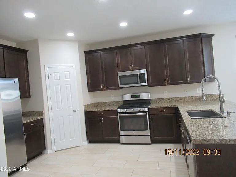 8530 W Flynn Ln — Photo 9