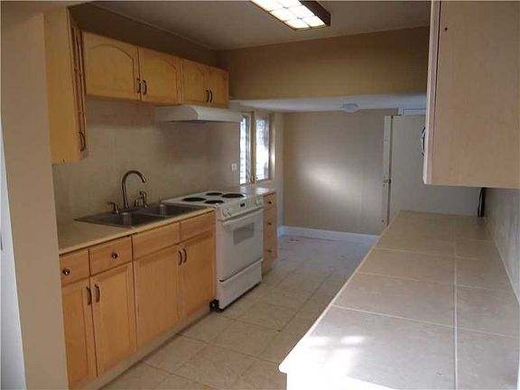 3rd image of 565 NE 131st St #A