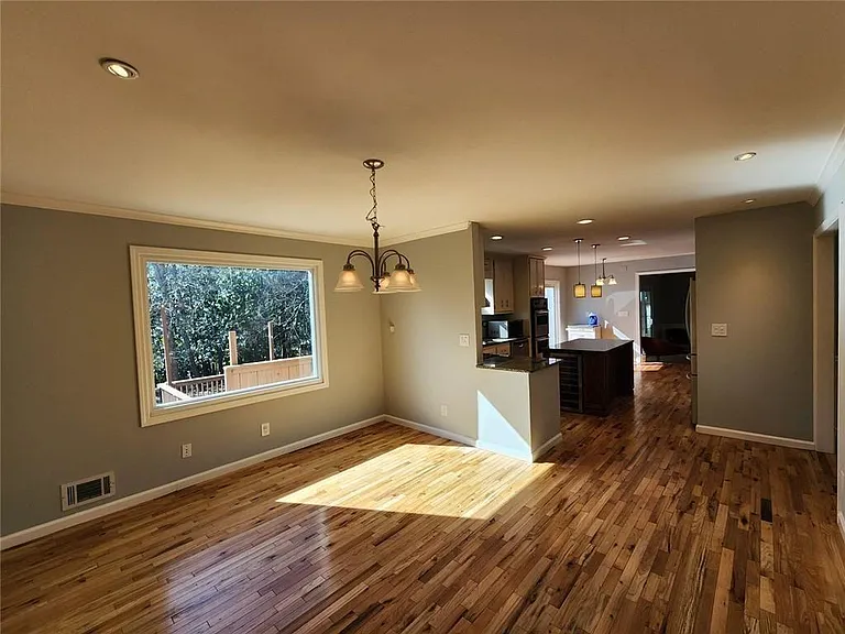 885 Melody Ln — Photo 8