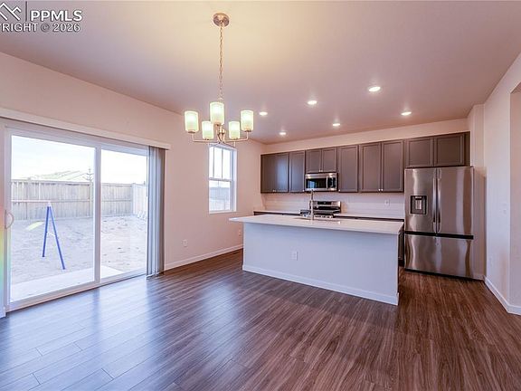 5th image of 8172 Goldenray Pl