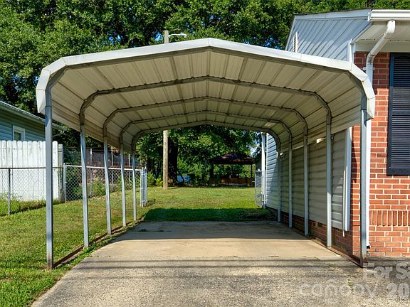 3rd image of 308 S Myrtle School Rd