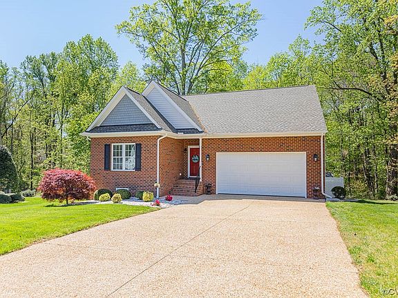2nd image of 7401 Moss Rose Ct