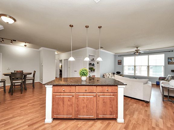 3rd image of 1711 Old Spanish Trl APT 324