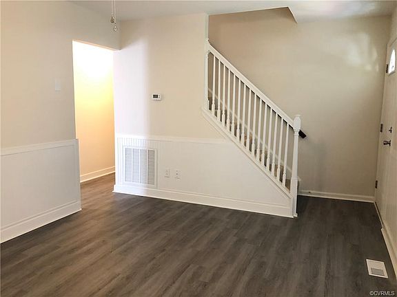 4th image of 10601 Hollytree Ter