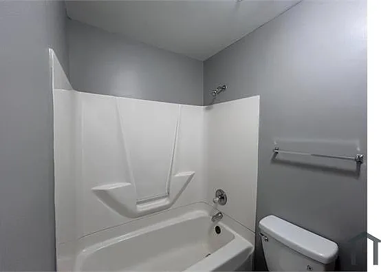 2120 Brunt St — Photo 10