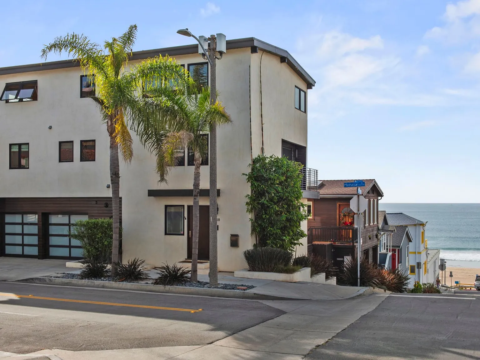 4 bed, 3.5 bath, 2650 sqft, $21,500 — Photo 1