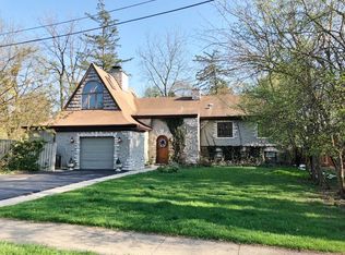 1415 E Kensington Rd, Arlington Heights, IL 60004