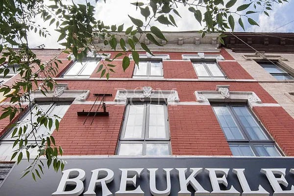 Rented by Brick&Mortar | media 32