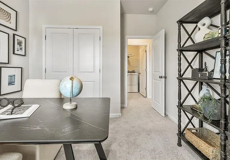 323 Sammon Way — Photo 38