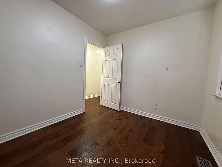 556 McCowan Rd — Photo 27