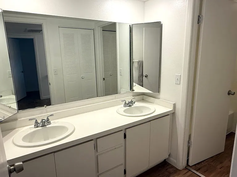 1406 Park Shore Cir #3 — Photo 12
