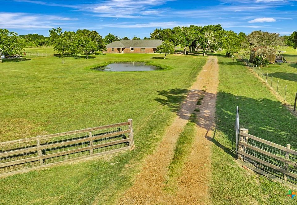 1st image of 213 Wearden Dr