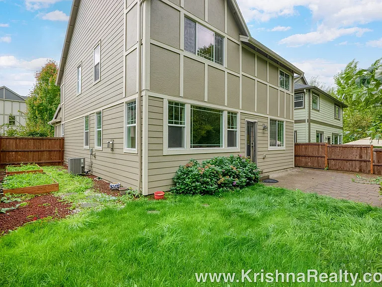 7515 NE Owens St — Photo 23