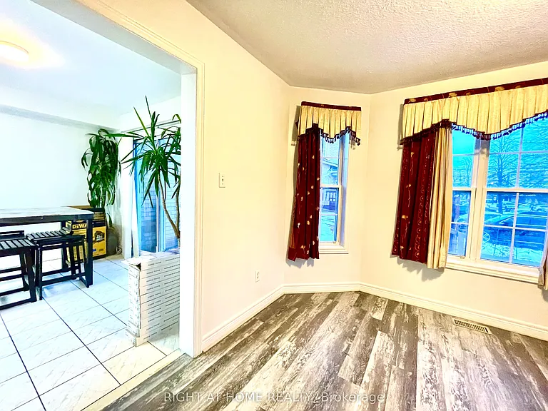 55 Velvet Grass Ln #A — Photo 4