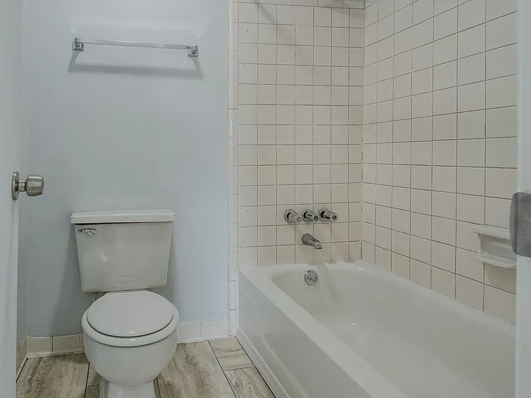 290 Appleby Dr #280 — Photo 15