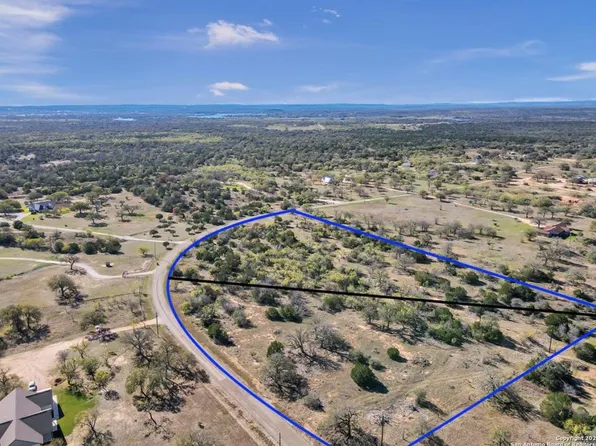 Oak Ridge Trl, Kingsland, TX 78639