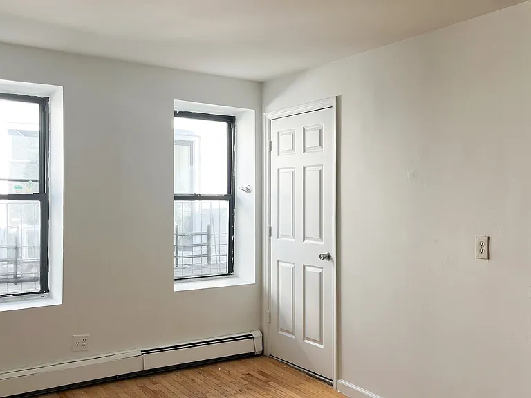 1039 Beach 20th St #2A — Photo 4