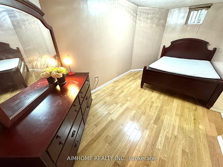 38 Lee Ave — Photo 21
