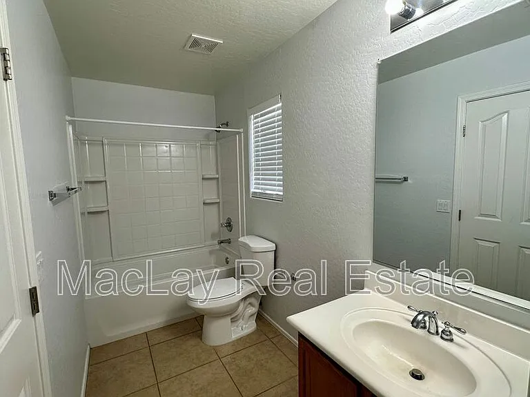 5809 E Hampton Ave — Photo 19