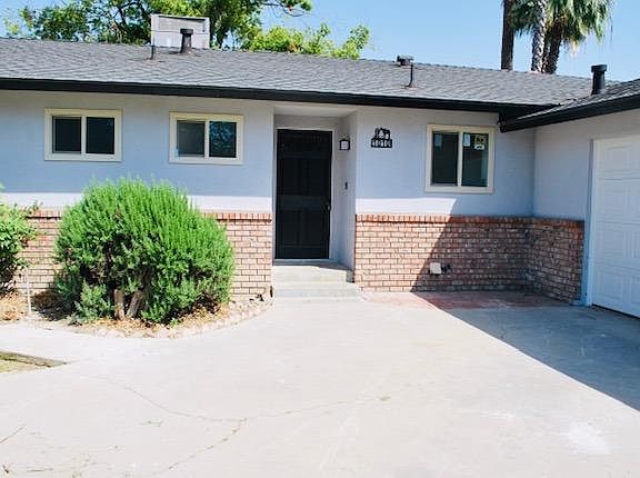2nd image of 1010 S Redwood Dr