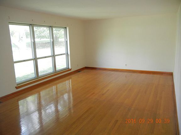 4th image of 3404 Amber Ave