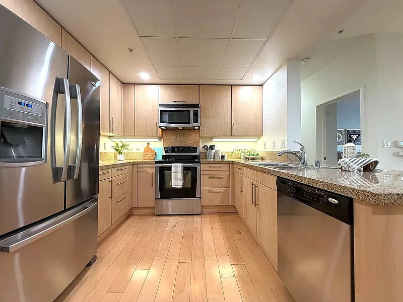 1 bed, 1.0 bath, 859 sqft, $1,800 — Photo 2