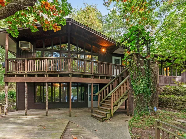 8274 Hidden Bay Trl N, Lake Elmo, MN 55042