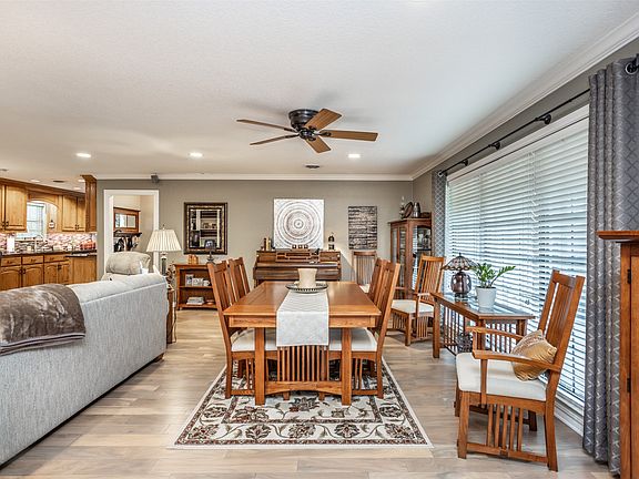 5th image of 415 Rosedale Dr