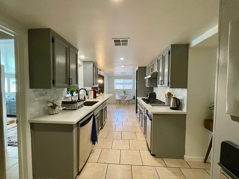 3212 Covina St — Photo 16
