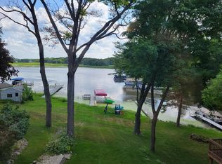 29153 White Oak Ln, Waterford, WI