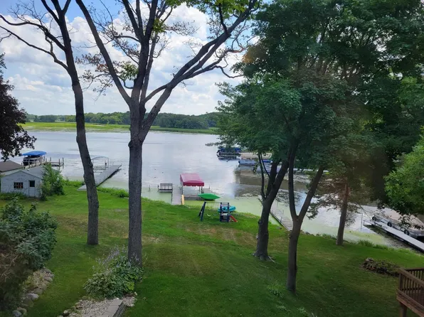 29153 White Oak LANE, Waterford, WI 53185