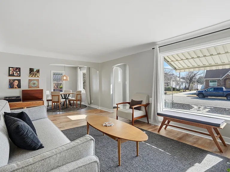 267 E Williams Ave — Photo 3