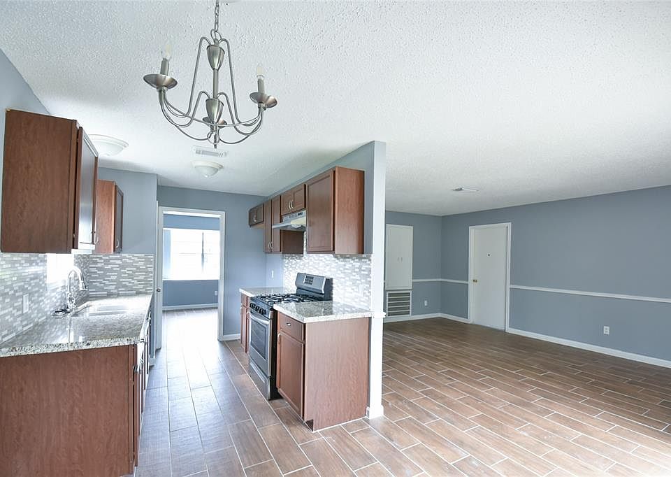 1st image of 7505 Hummingbird Ln