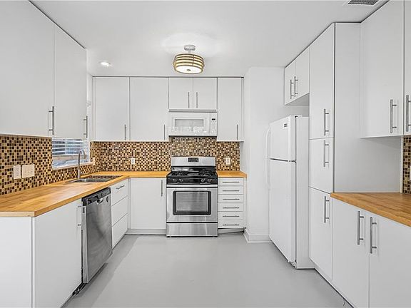 2nd image of 3705 Tower View Ct